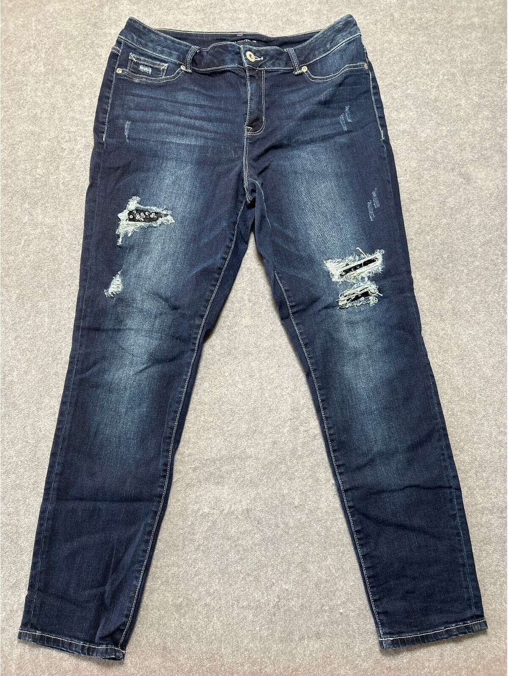 Maurices Women’s Dark Wash Distressed Skinny Jeans Stretch Denim Size L Short